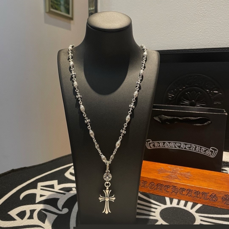Ch**me He**ts necklaces
